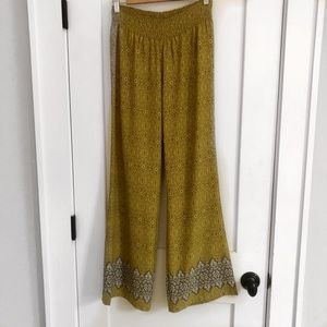 Prana lifestyle Hawaiian print flow pants!